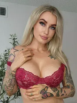 Laura Lux OnlyFans profile photo