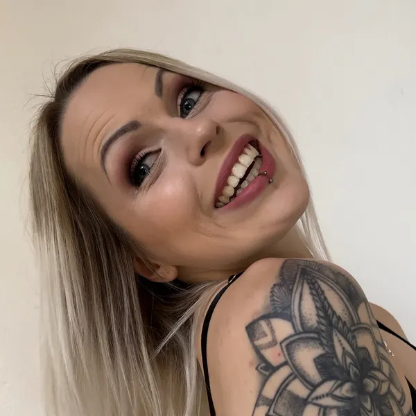 tattoos.legs.nylons OnlyFans profile photo
