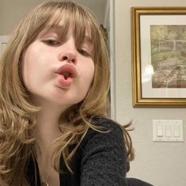 Bella OnlyFans profile photo