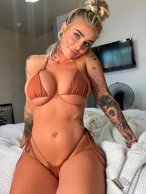 ashleywolfx OnlyFans