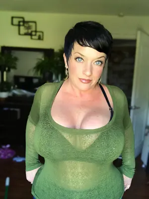 hourglassmama OnlyFans