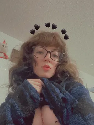 littleredgingersnap OnlyFans