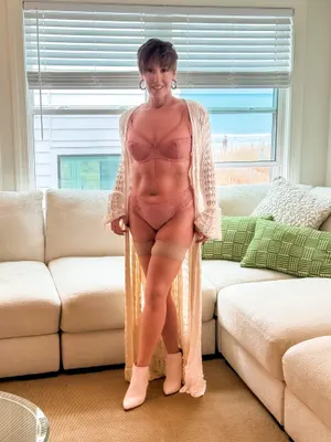 naughtyhousewifesapora OnlyFans