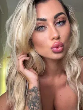 VIDEOCALL AVAILABLE OnlyFans profile photo